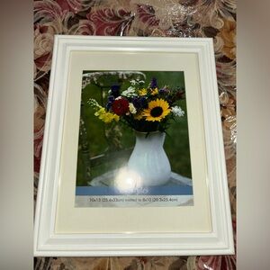New 8 x10 picture frame